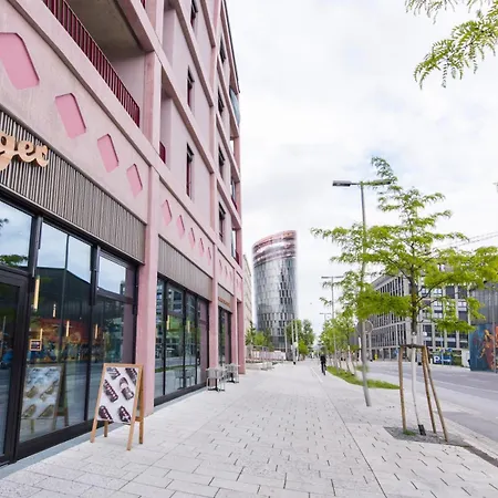 Muzeta - Eco-friendly Parkview In Graz's Smart Apartmán